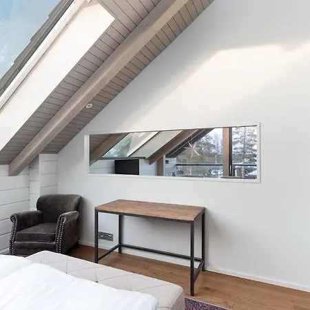 Naava Penthouse - Jaervinaekoeala Ilta-aurinkoon Σπίτι διακοπών
